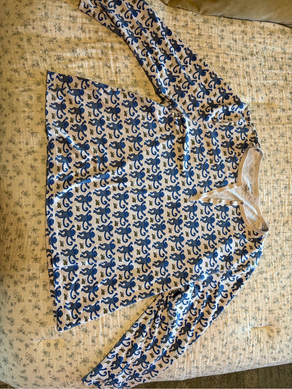 Roller Rabbit Blue and White Patterned Long-Sleeve Pajama Top
